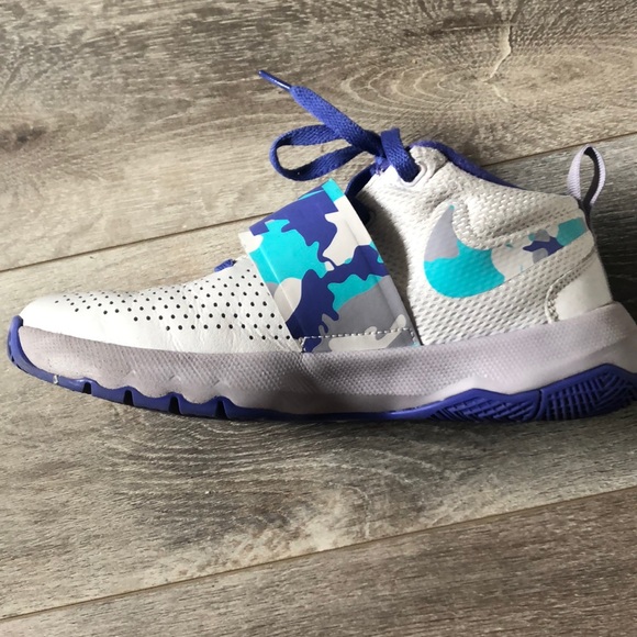 Nike Kids' Team Hustle D8 Camo Basketball Shoes - Picture 3 of 5